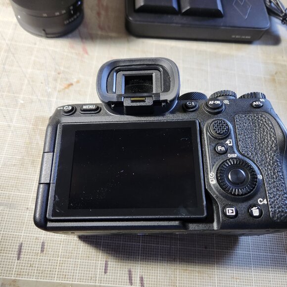 Used Sony A7 iv with 16mm and 18-55mm lenses - Picture 4 of 7